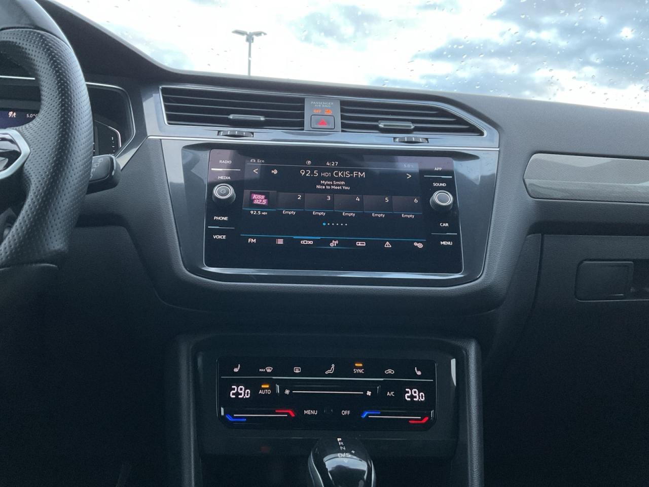 2023 Volkswagen Tiguan 2.0L Comfortline R-Line Black Edition! One Owner! Photo