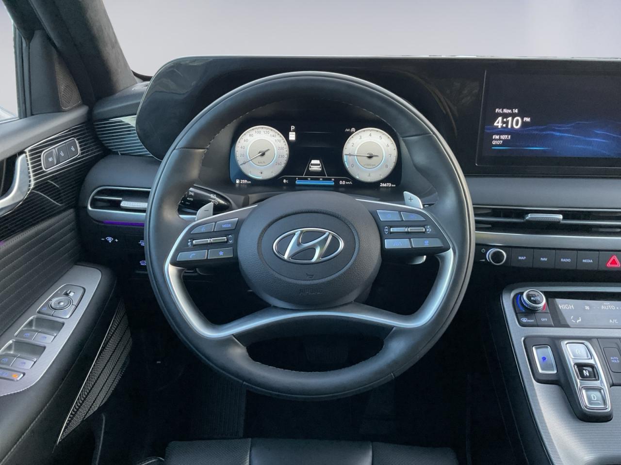 2024 Hyundai PALISADE 3.8L Great kms! 7 Seater! Loaded! One Owner! Photo