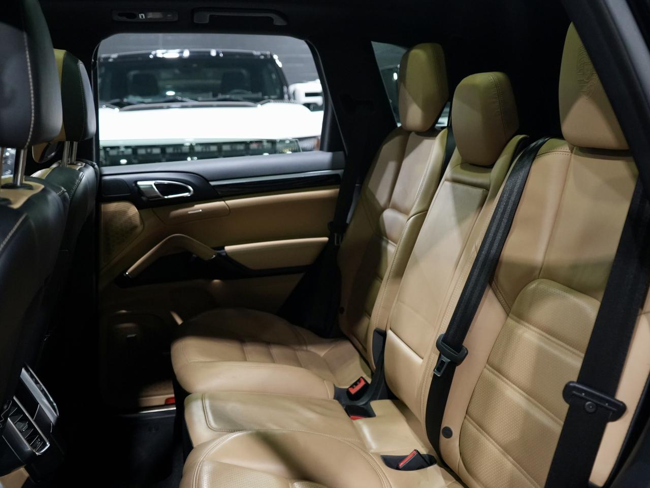 2018 Porsche Cayenne AWD/PANO/NAV/CAM/BOSE/PARK ASSIST Photo