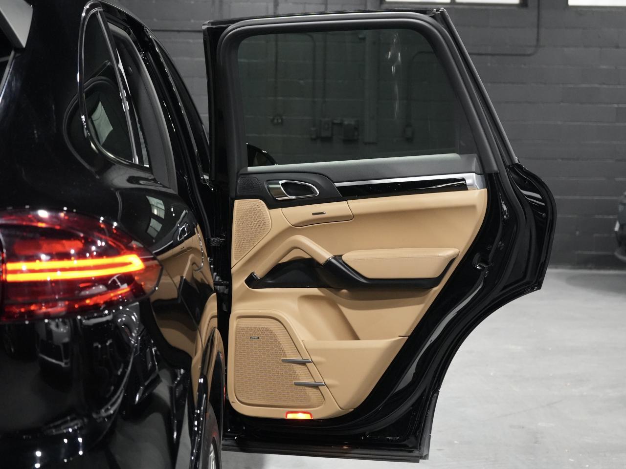 2018 Porsche Cayenne AWD/PANO/NAV/CAM/BOSE/PARK ASSIST Photo