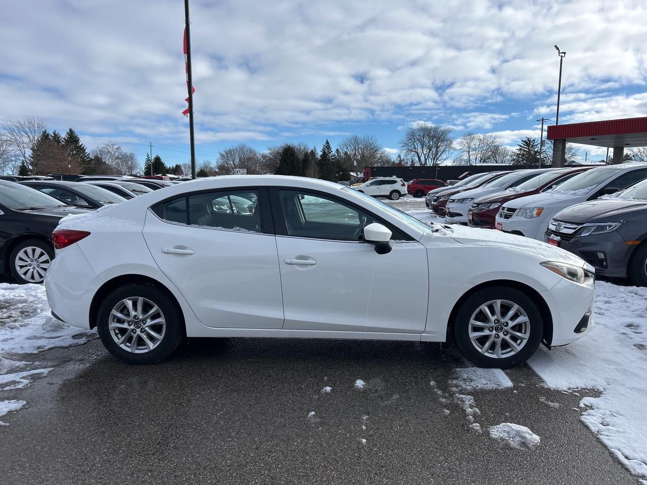 2014 Mazda MAZDA3 GS-SKY, HEATED SEATS, BACK UP CAMERA! - Photo #5