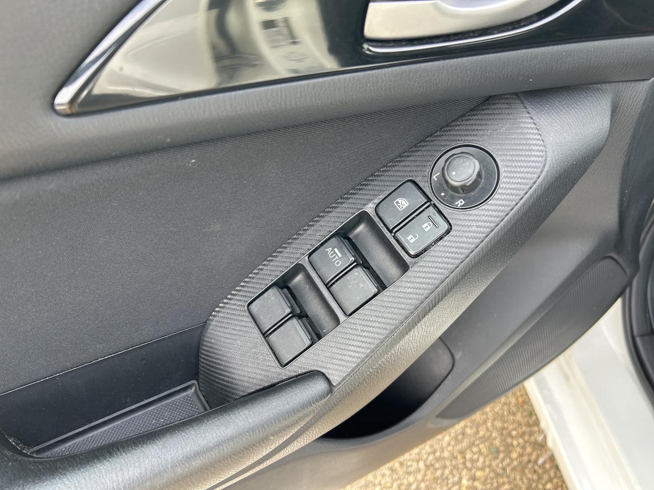 2014 Mazda MAZDA3 GS-SKY, HEATED SEATS, BACK UP CAMERA! - Photo #13