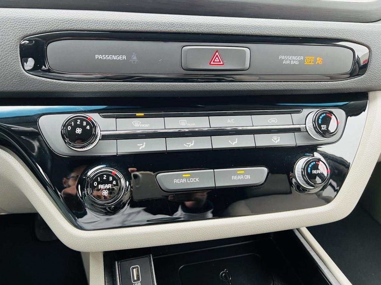 2020 Kia Sedona LX+ 3.3L Photo