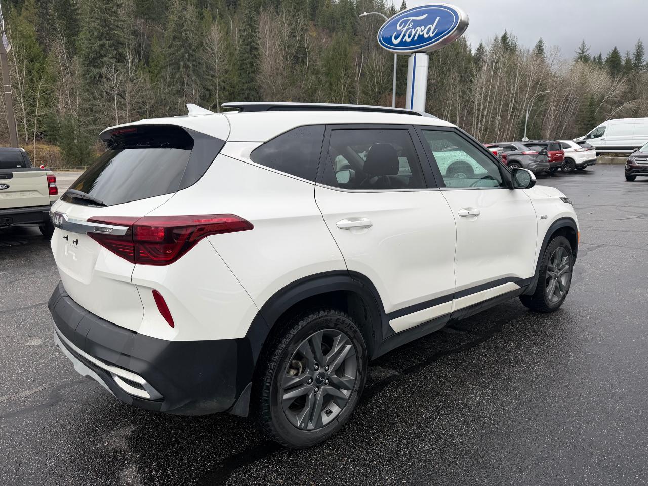 2023 Kia Seltos LX Photo5