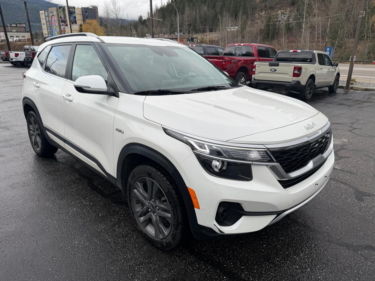 2023 Kia Seltos LX Photo2