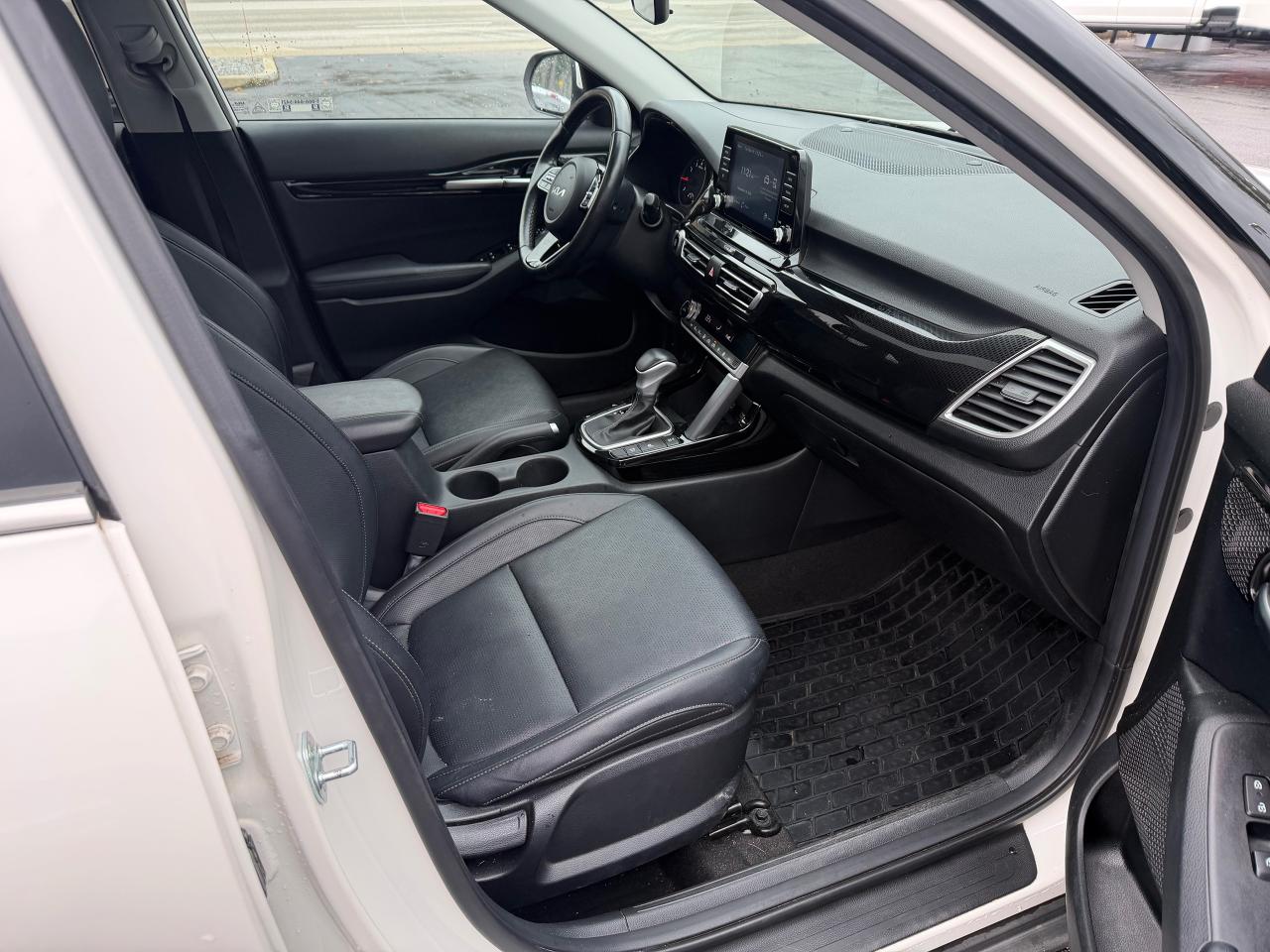 2023 Kia Seltos LX Photo5