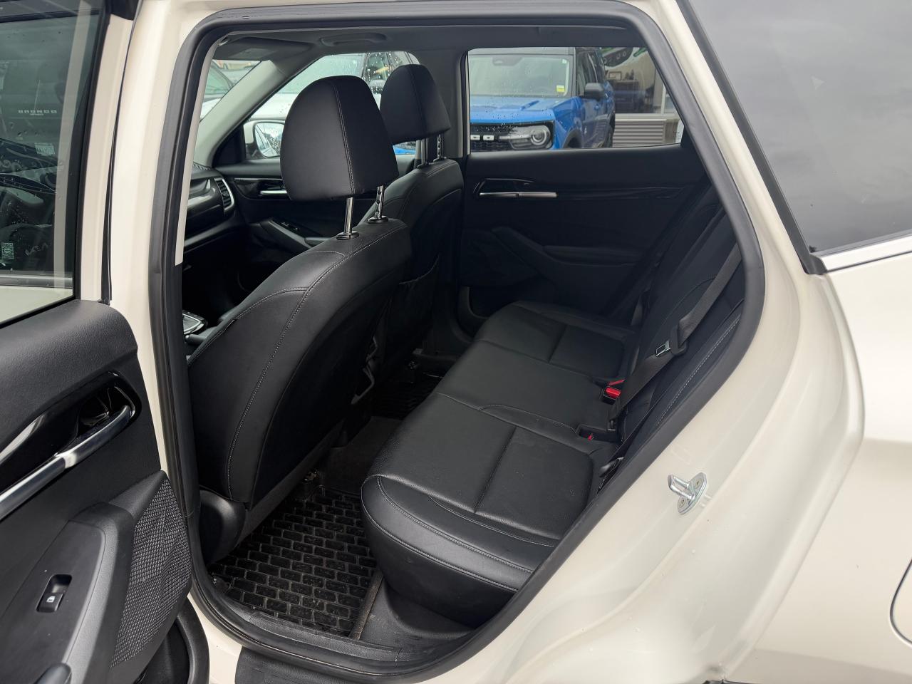 2023 Kia Seltos LX Photo5