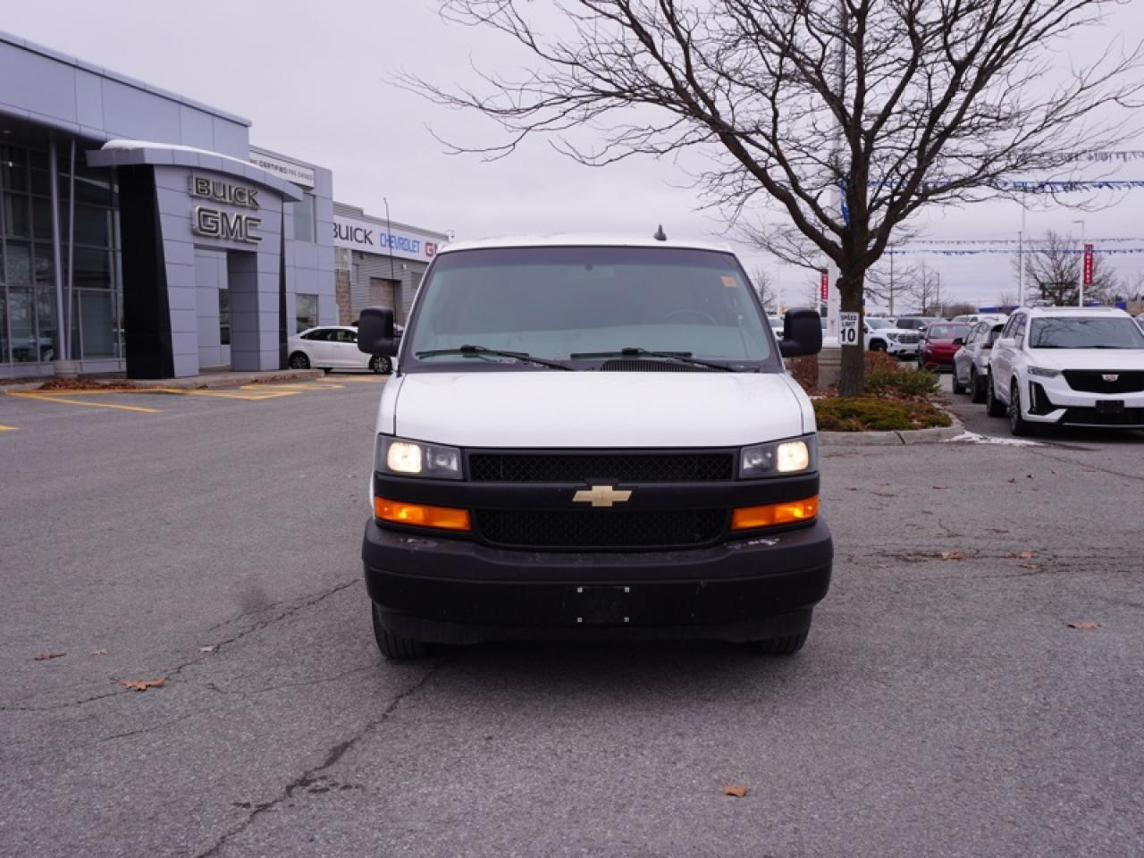 2023 Chevrolet Express Cargo Van 2500 135  -  Power Windows Photo3