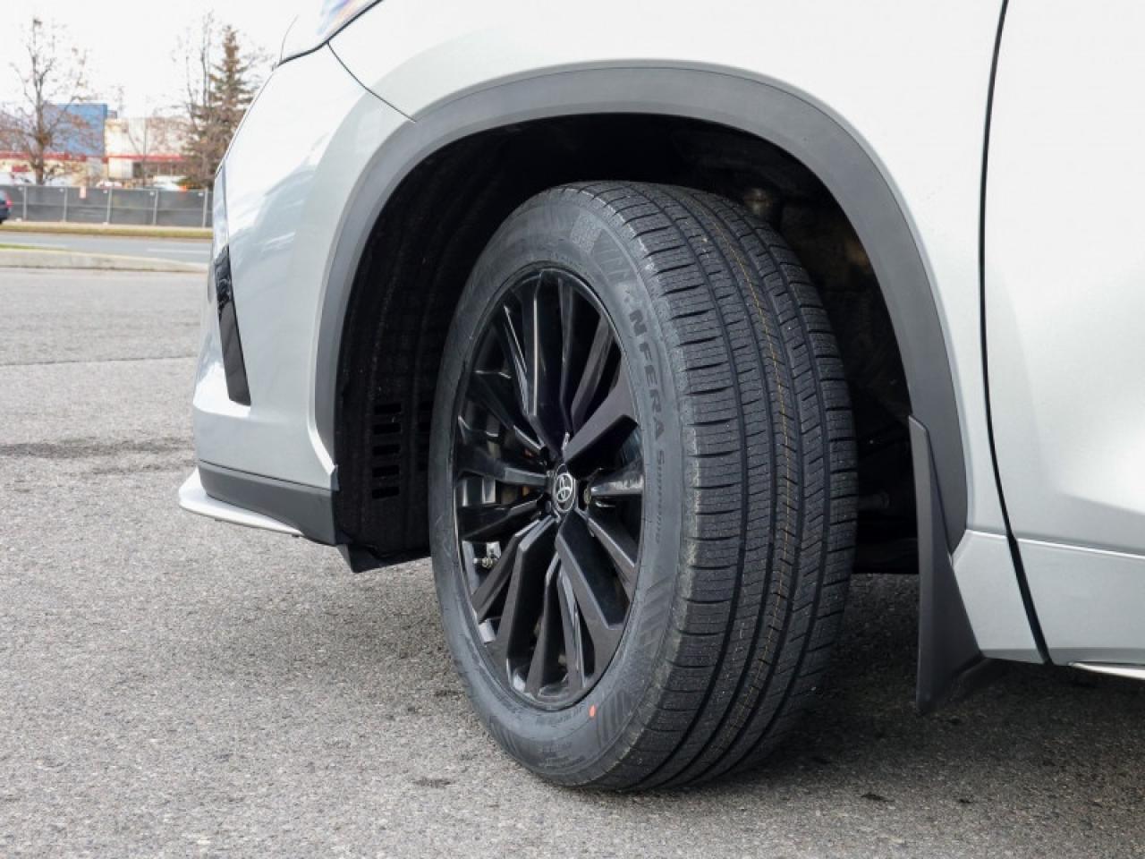 2023 Toyota Highlander XSE  -  Sunroof -  Power Liftgate Photo
