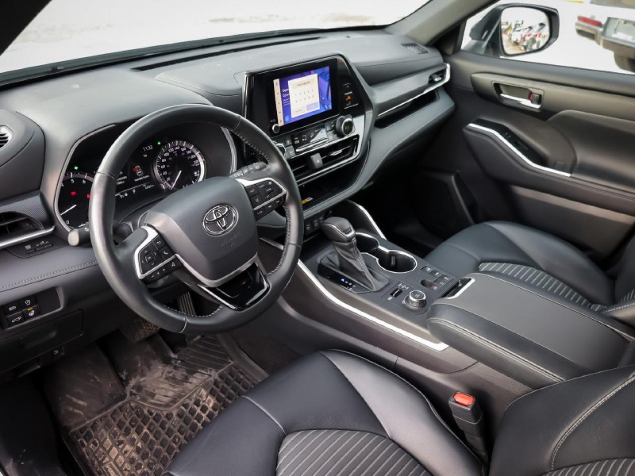 2023 Toyota Highlander XSE  -  Sunroof -  Power Liftgate Photo