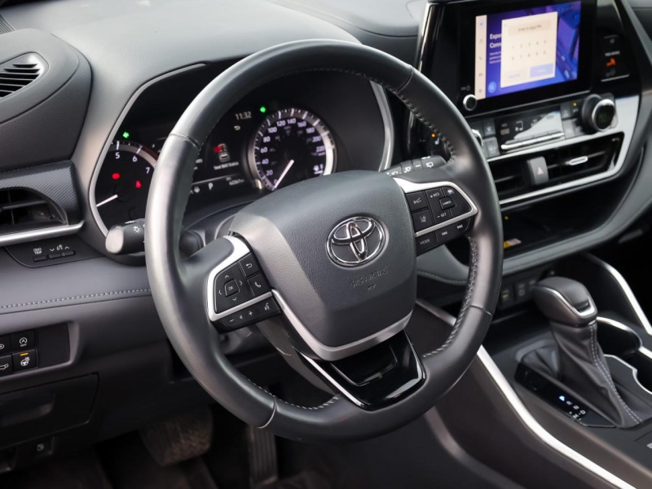 2023 Toyota Highlander XSE  -  Sunroof -  Power Liftgate Photo