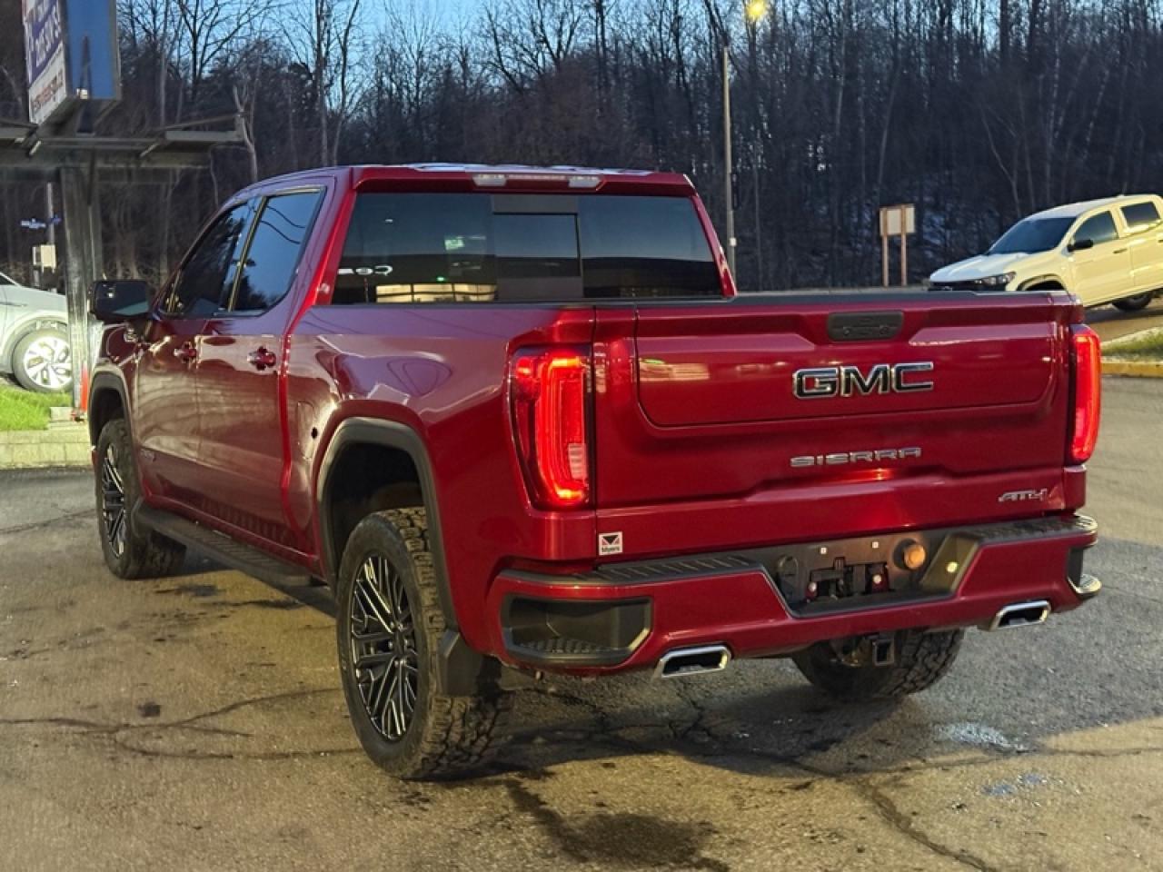 2021 GMC Sierra 1500 AT4 Photo
