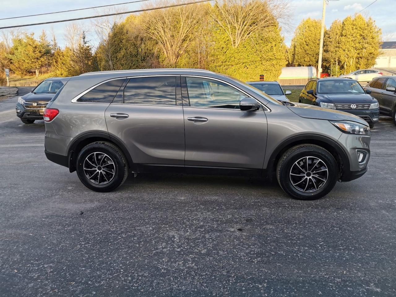 2018 Kia Sorento LX - Photo #4