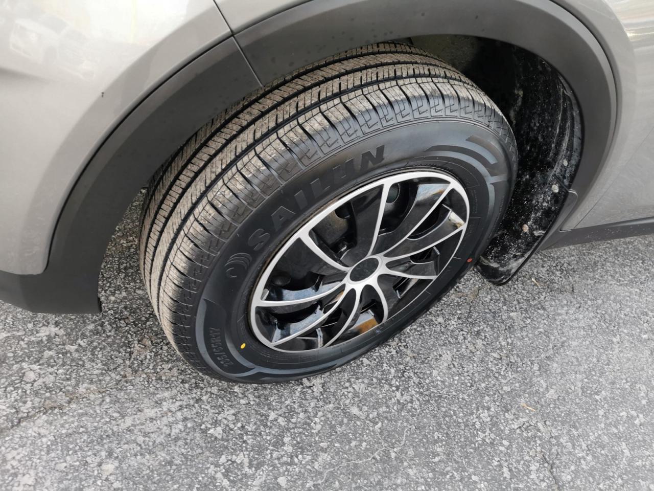 2018 Kia Sorento LX - Photo #9