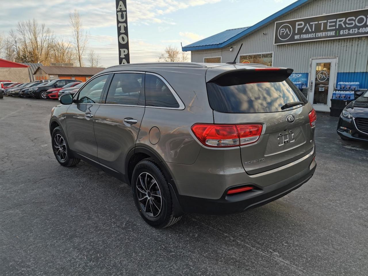 2018 Kia Sorento LX - Photo #7