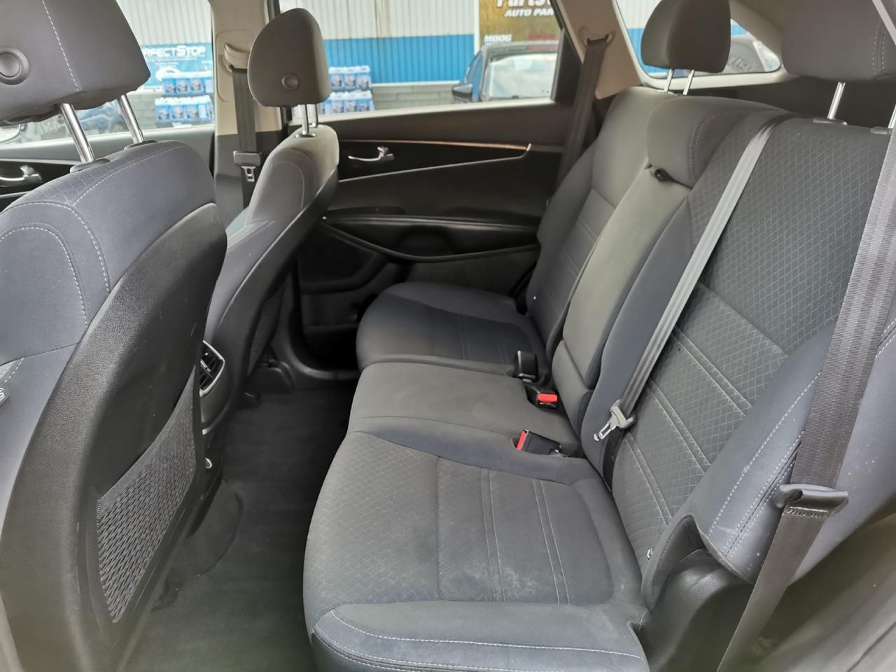 2018 Kia Sorento LX - Photo #20