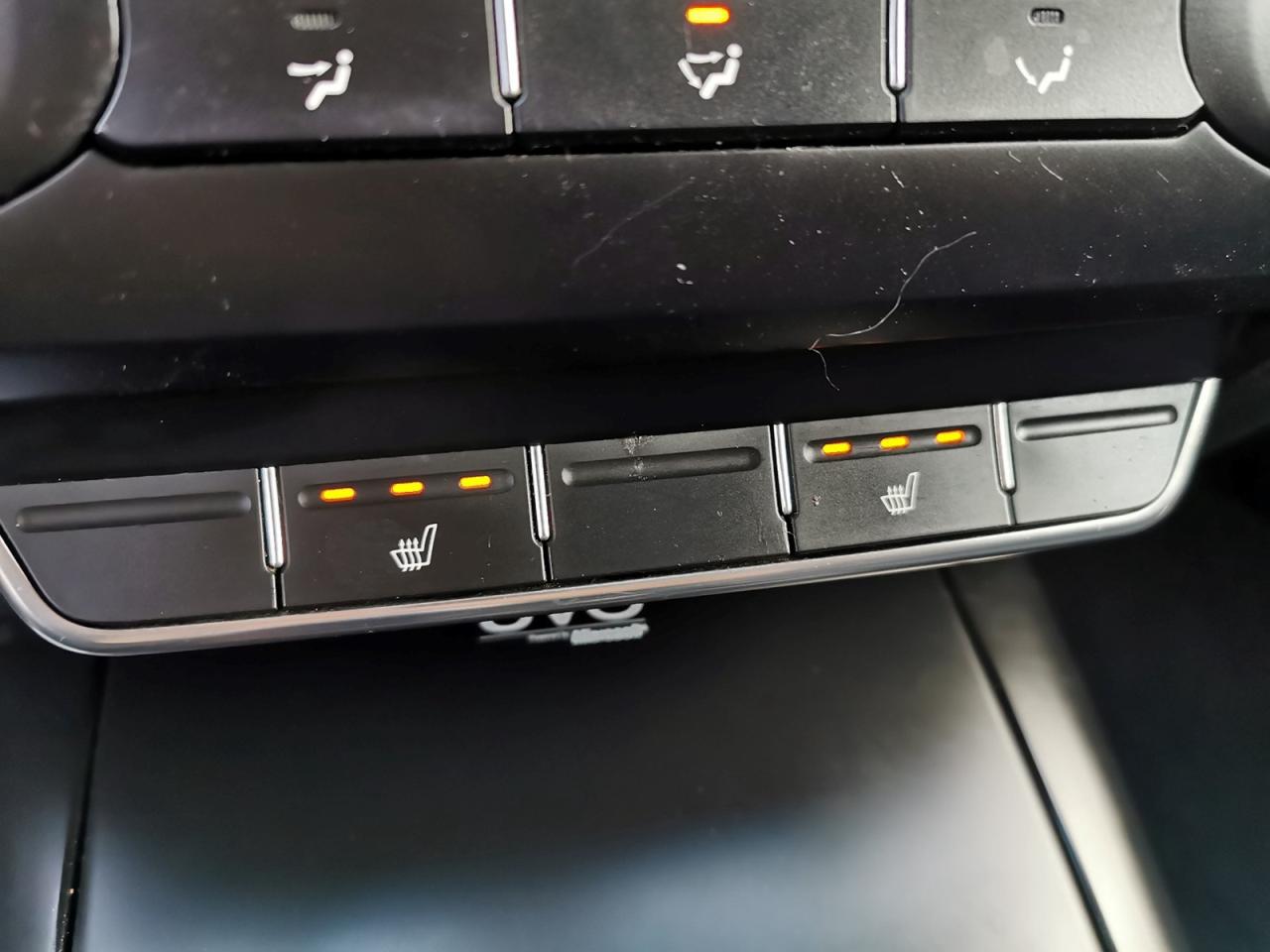 2018 Kia Sorento LX - Photo #18