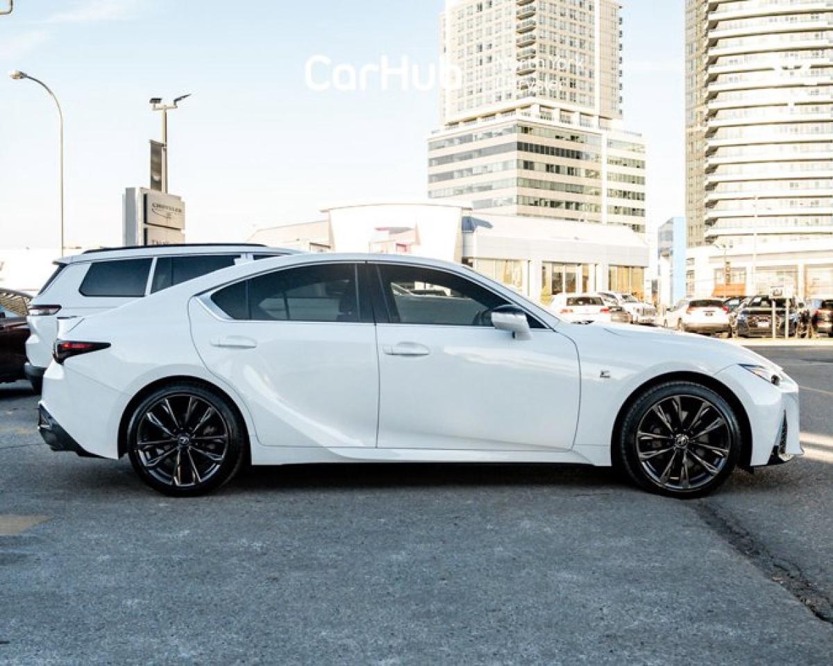2023 Lexus IS IS 300 Photo4