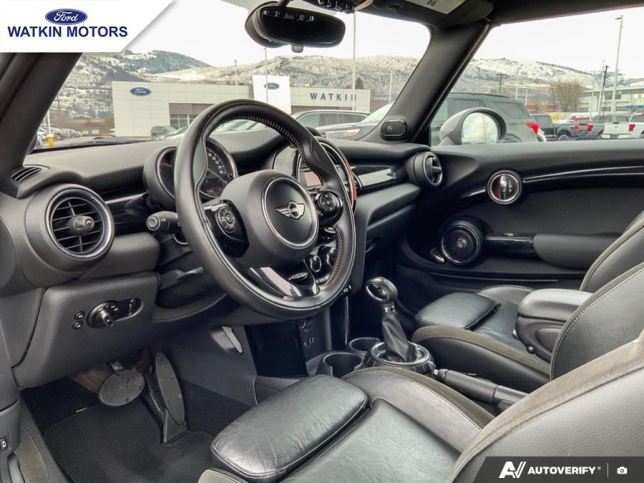 2016 MINI Cooper S  Photo15