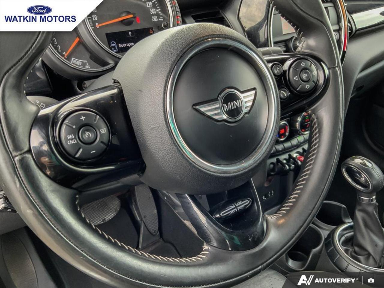 2016 MINI Cooper S  Photo18