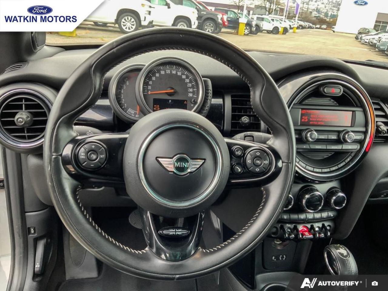 2016 MINI Cooper S  Photo16