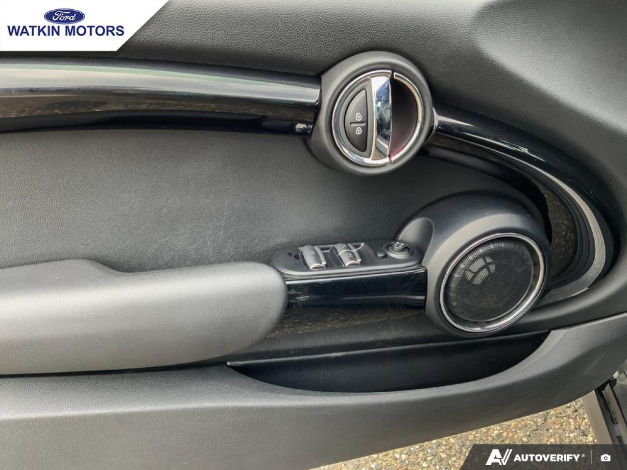 2016 MINI Cooper S  Photo19