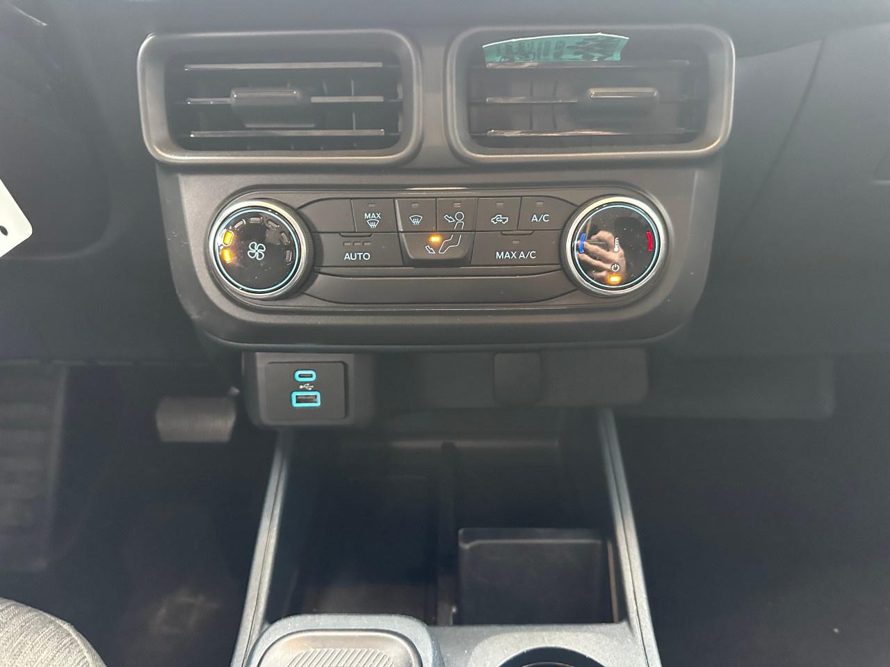 2023 Ford Maverick XLT AWD SuperCrew Photo