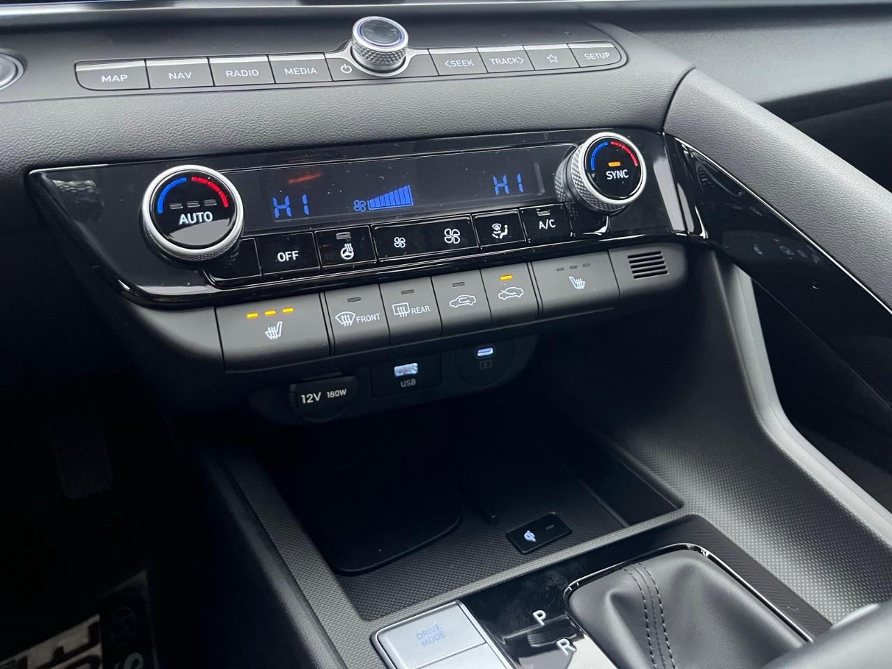 2026 Hyundai Elantra Hybrid Luxury Sedan Photo