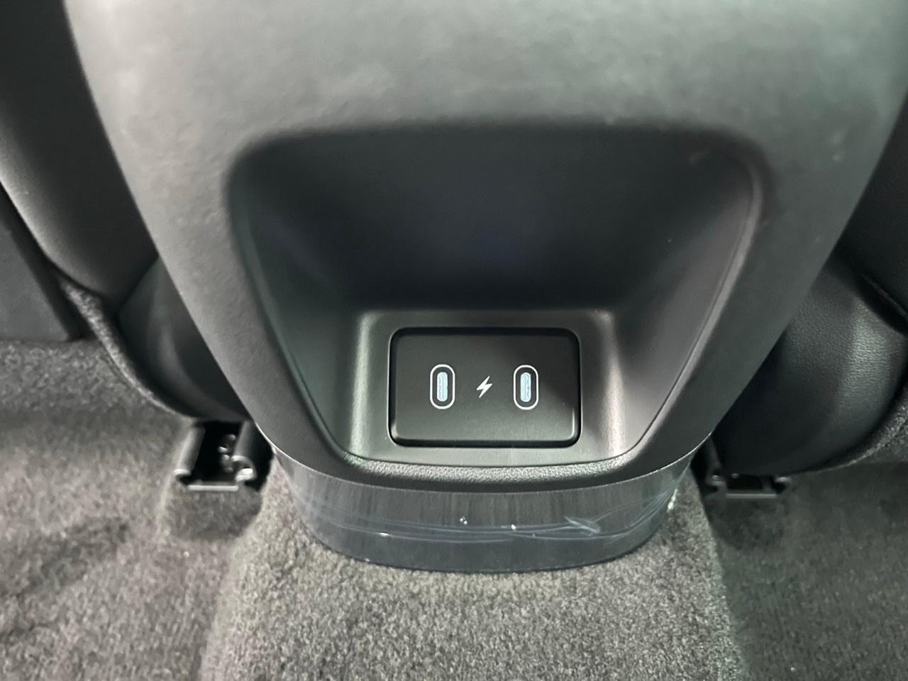 2026 Hyundai Elantra Hybrid Luxury Sedan Photo