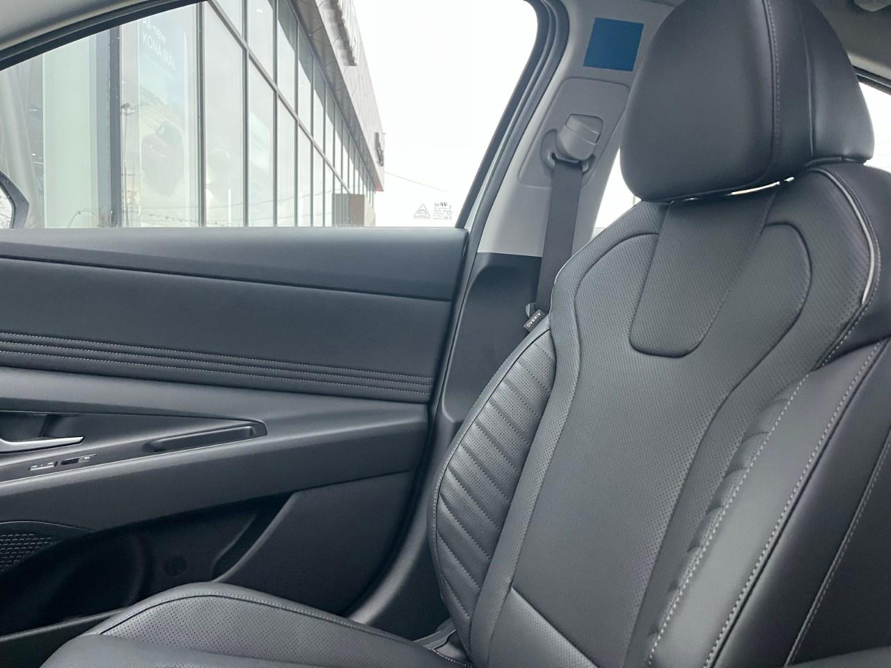 2026 Hyundai Elantra Hybrid Luxury Sedan Photo