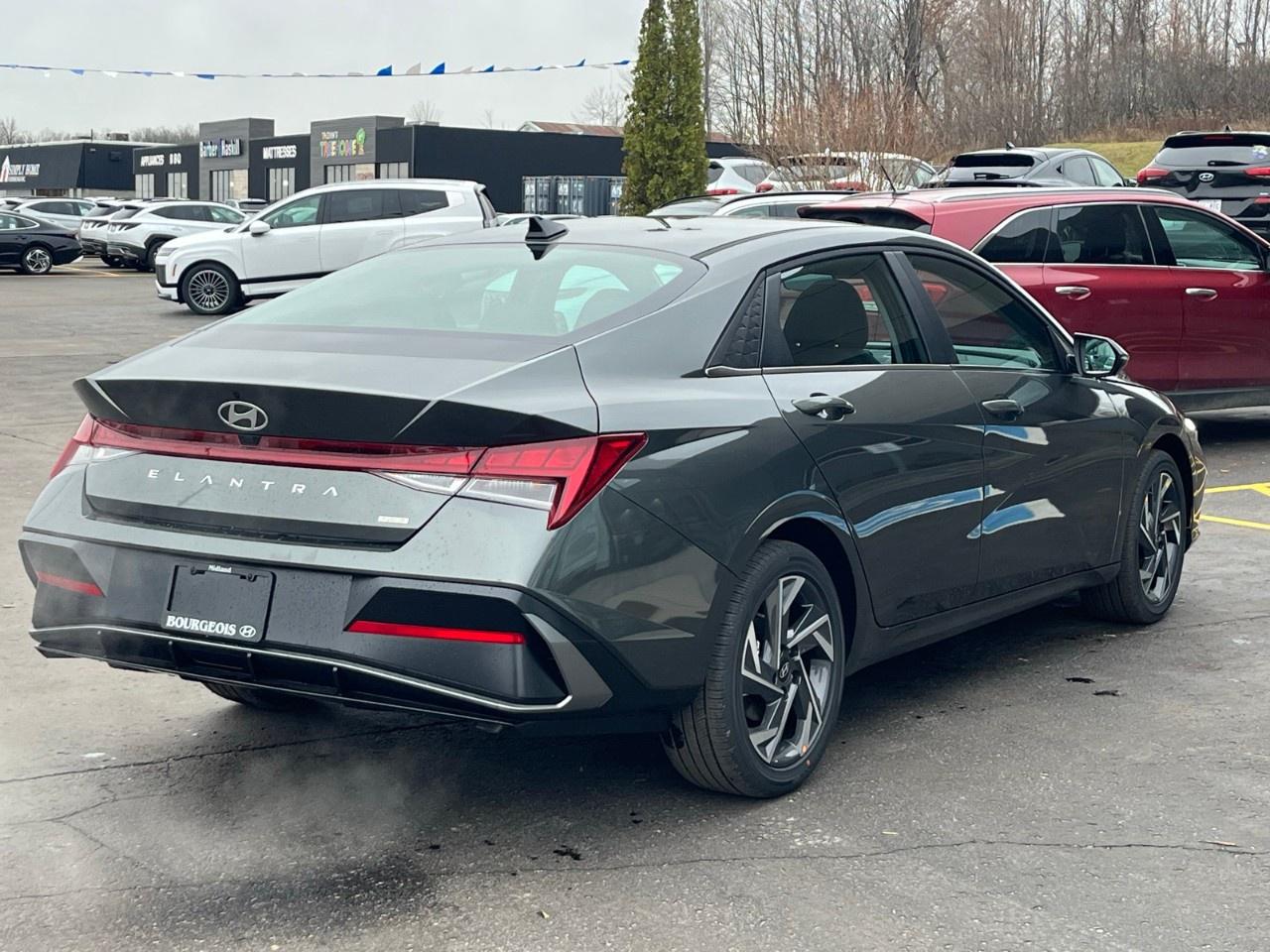 2026 Hyundai Elantra Hybrid Luxury Sedan Photo