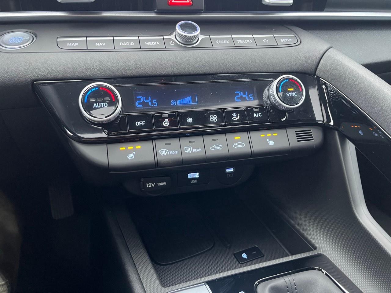 2026 Hyundai Elantra Hybrid Luxury Sedan Photo