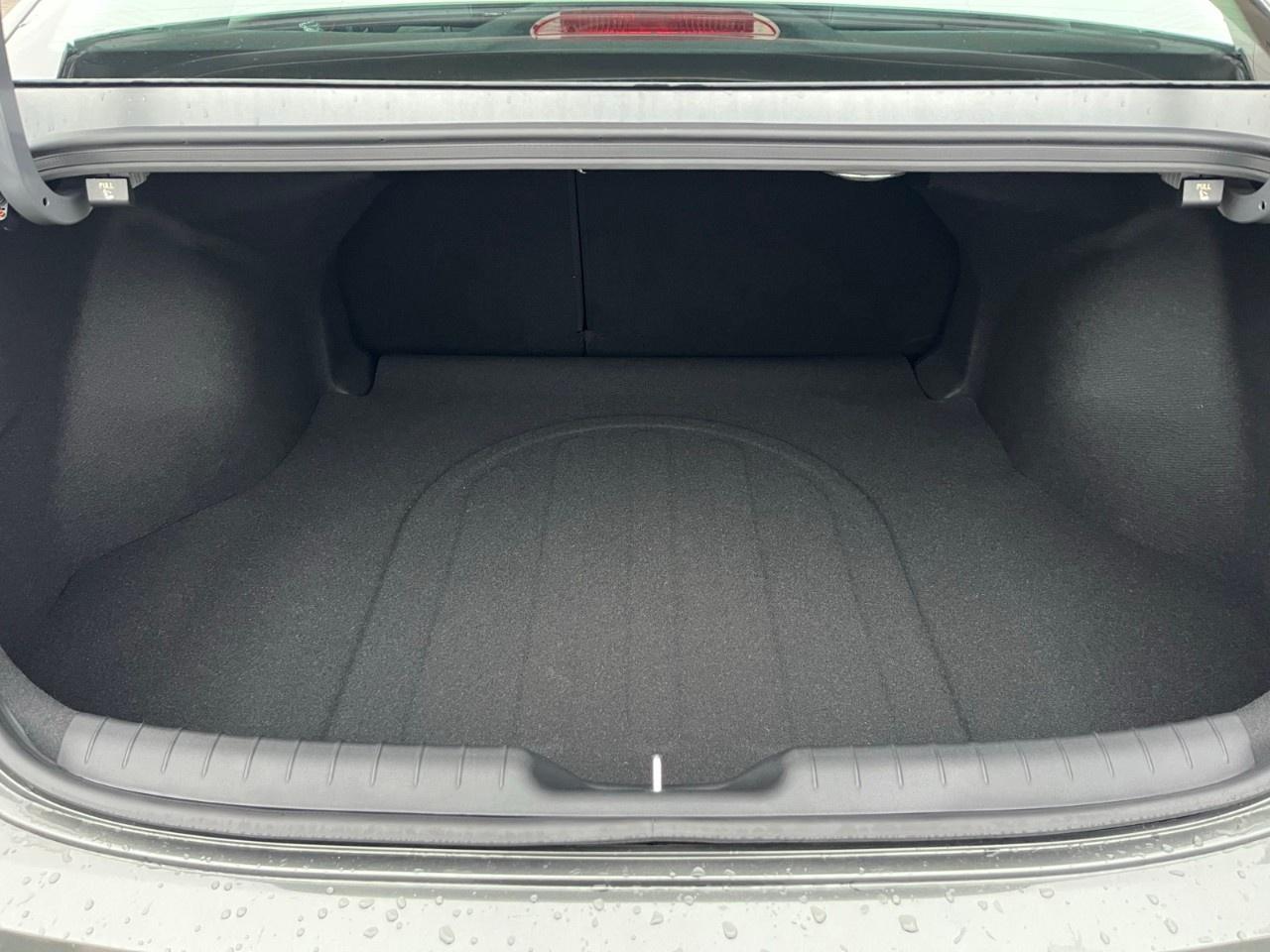 2026 Hyundai Elantra Hybrid Luxury Sedan Photo