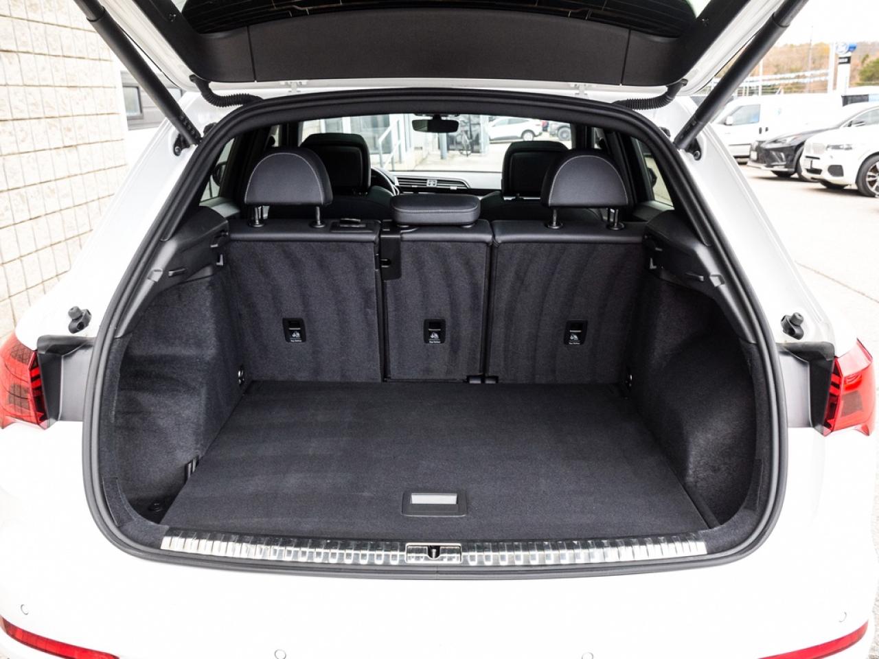 2023 Audi Q3 45 Progressiv Photo