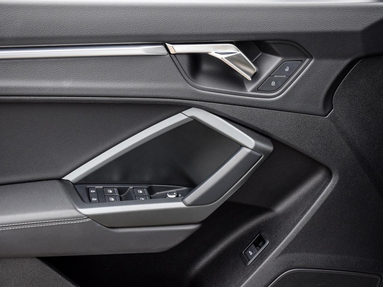2023 Audi Q3 45 Progressiv Photo