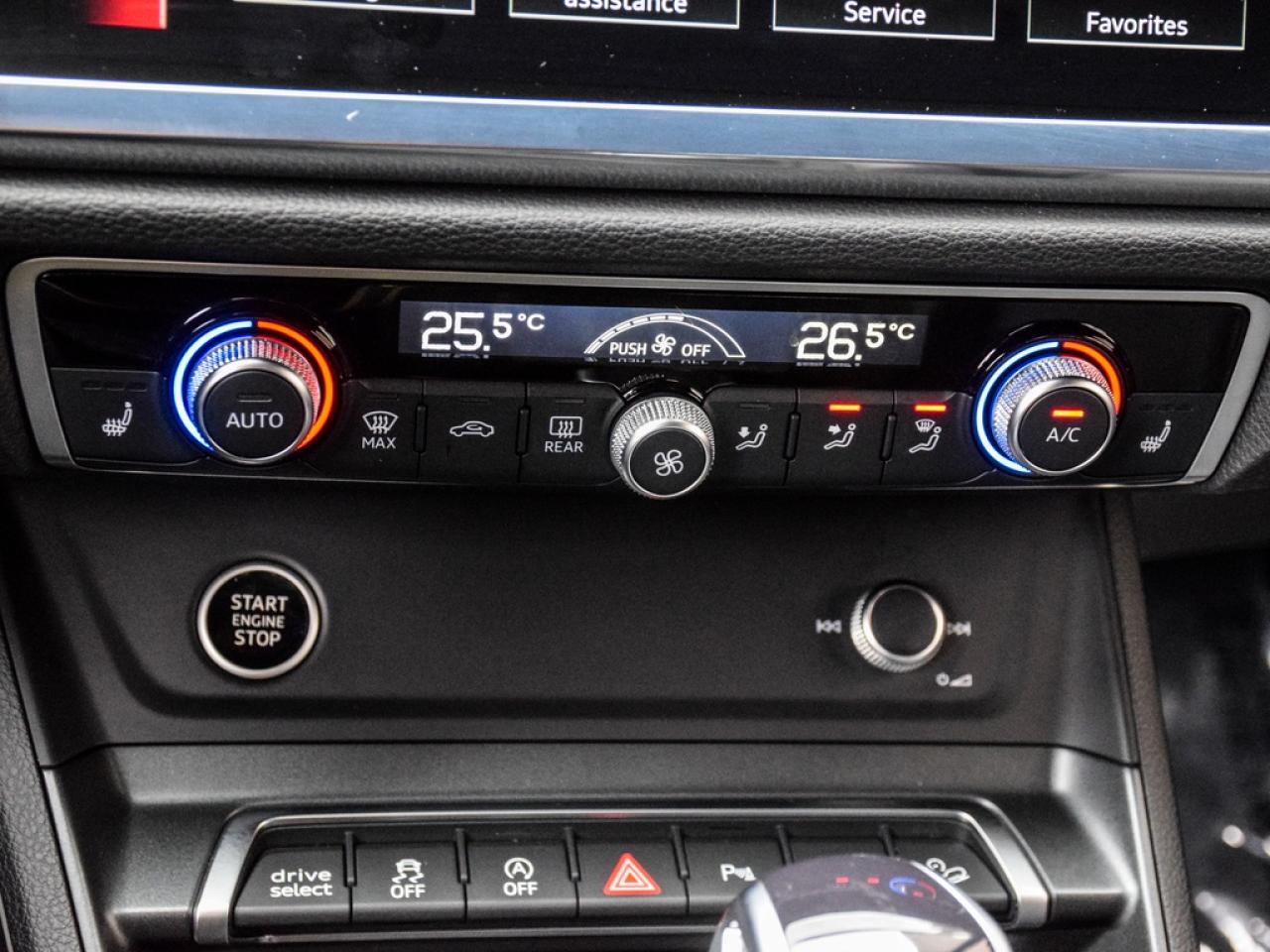 2023 Audi Q3 45 Progressiv Photo