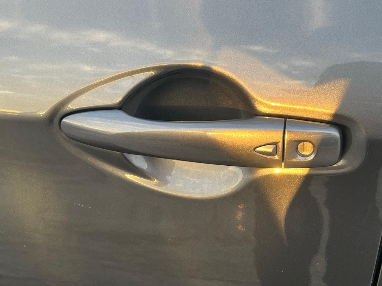 2023 Nissan Qashqai AWD SL CVT Photo3