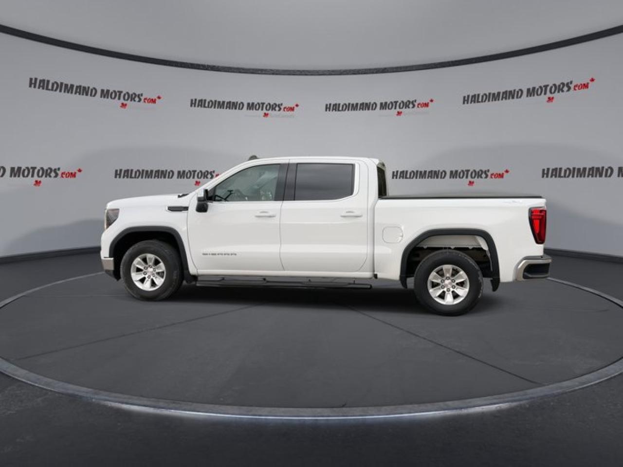 2023 GMC Sierra 1500 SLE 4WD Crew Photo4