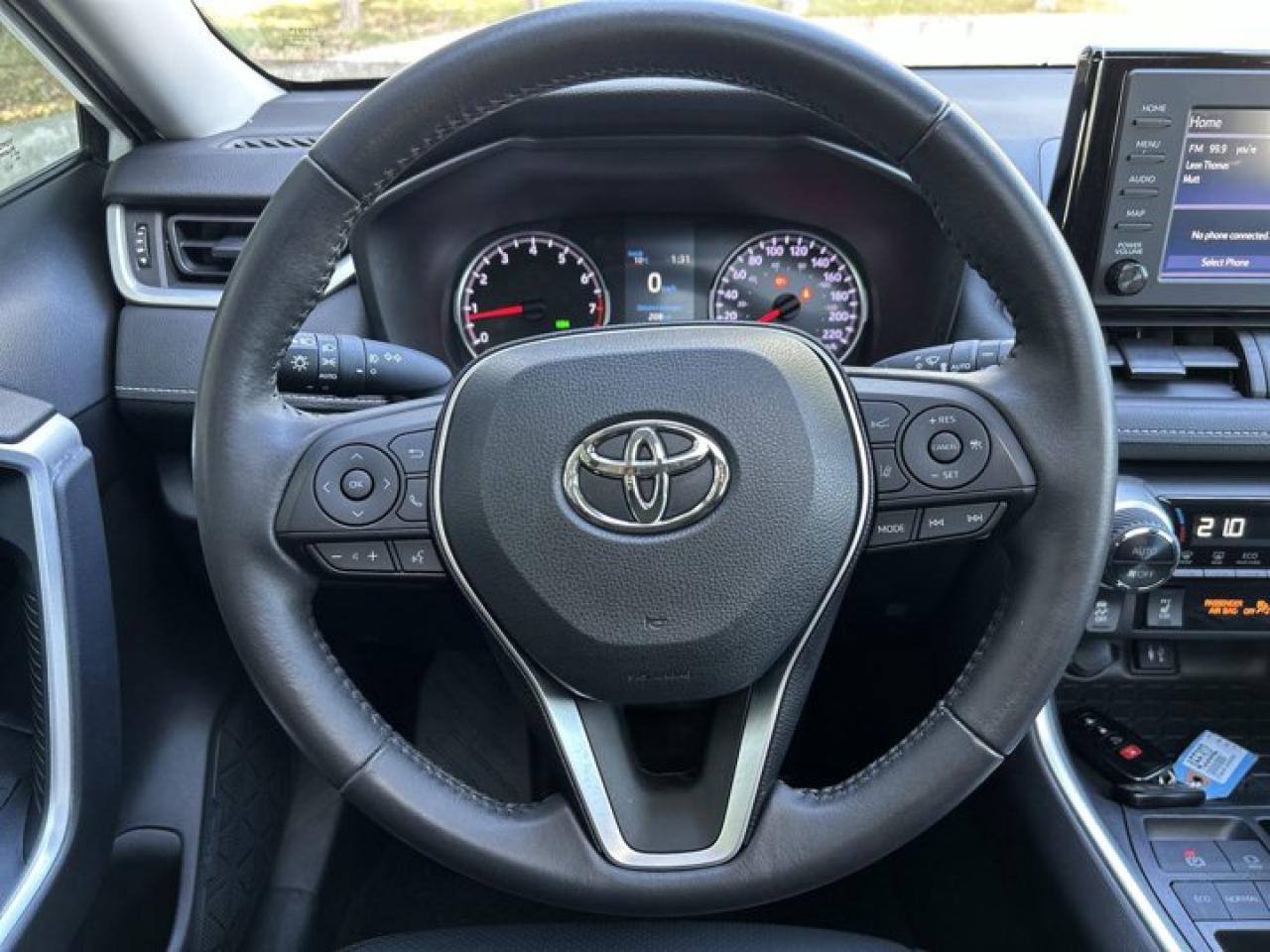 2019 Toyota RAV4 XLE Photo