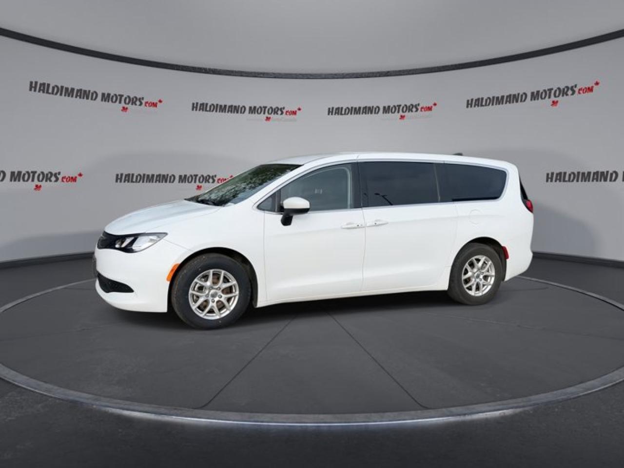 2023 Dodge Grand Caravan SXT | 2nd Row Captain Seats | Heated Seats | Remote Start Photo3