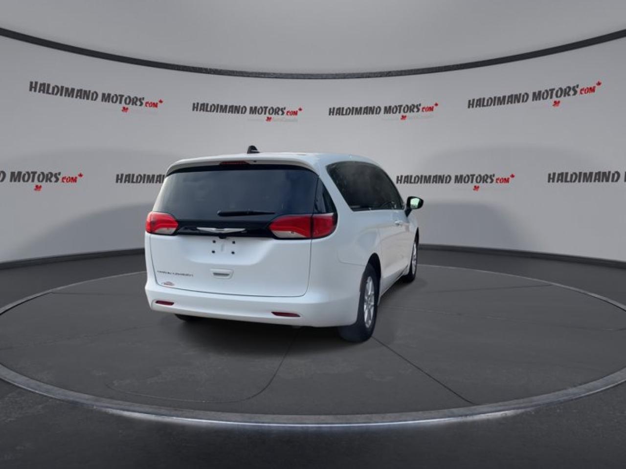 2023 Dodge Grand Caravan SXT | 2nd Row Captain Seats | Heated Seats | Remote Start Photo