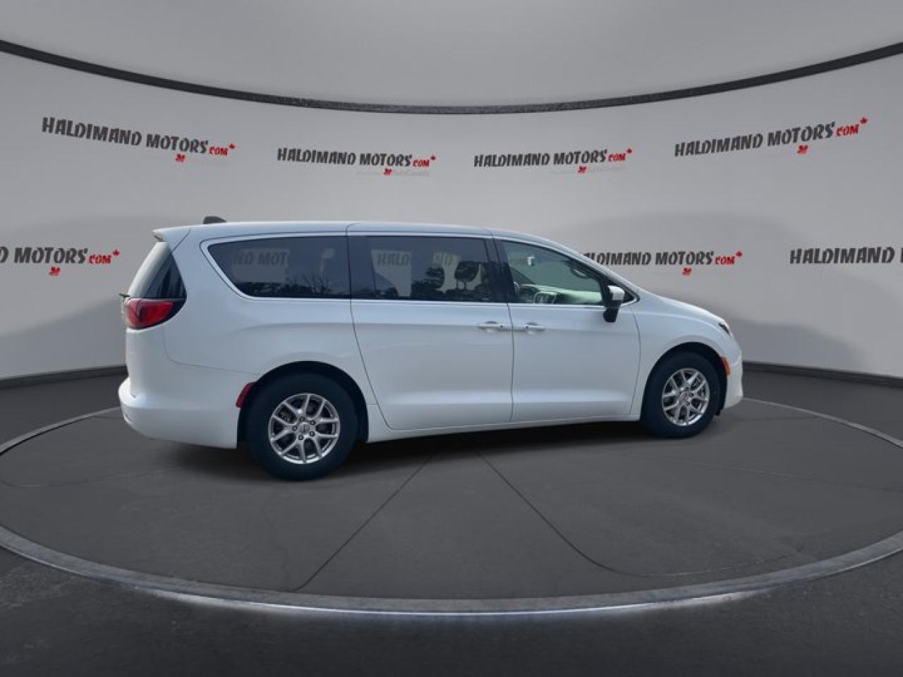 2023 Dodge Grand Caravan SXT | 2nd Row Captain Seats | Heated Seats | Remote Start Photo