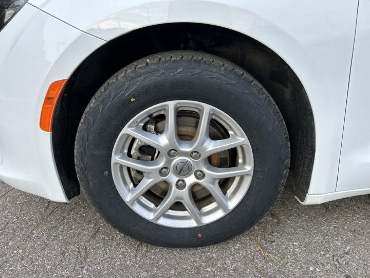 2023 Dodge Grand Caravan SXT | 2nd Row Captain Seats | Heated Seats | Remote Start Photo