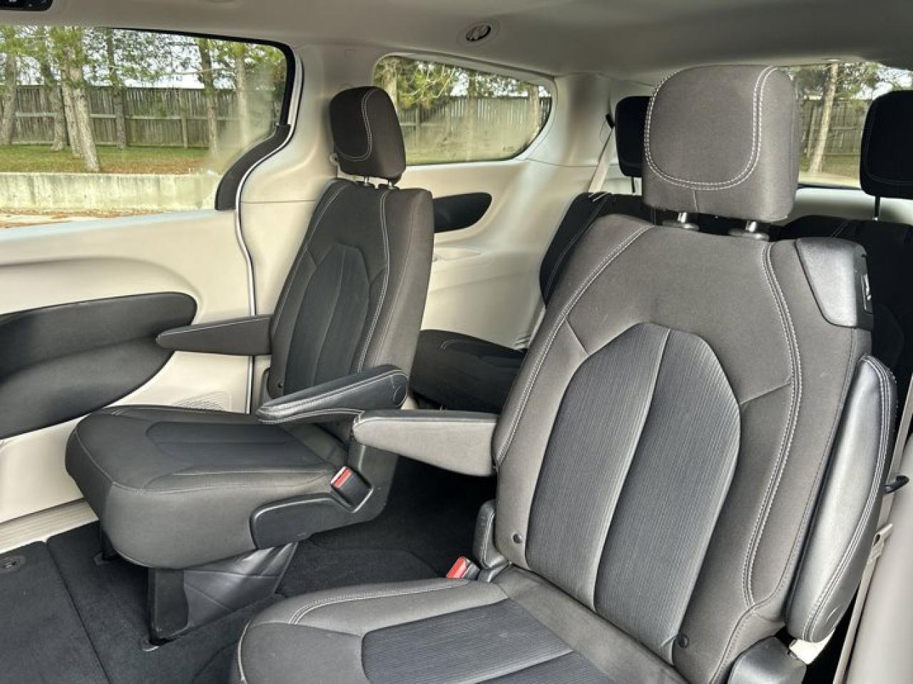 2023 Dodge Grand Caravan SXT | 2nd Row Captain Seats | Heated Seats | Remote Start Photo