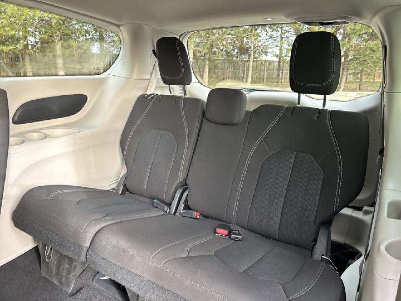 2023 Dodge Grand Caravan SXT | 2nd Row Captain Seats | Heated Seats | Remote Start Photo