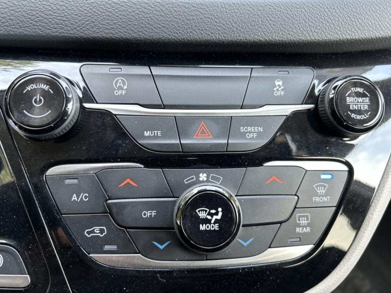 2023 Dodge Grand Caravan SXT | 2nd Row Captain Seats | Heated Seats | Remote Start Photo