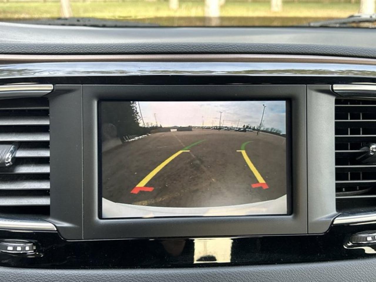 2023 Dodge Grand Caravan SXT | 2nd Row Captain Seats | Heated Seats | Remote Start Photo