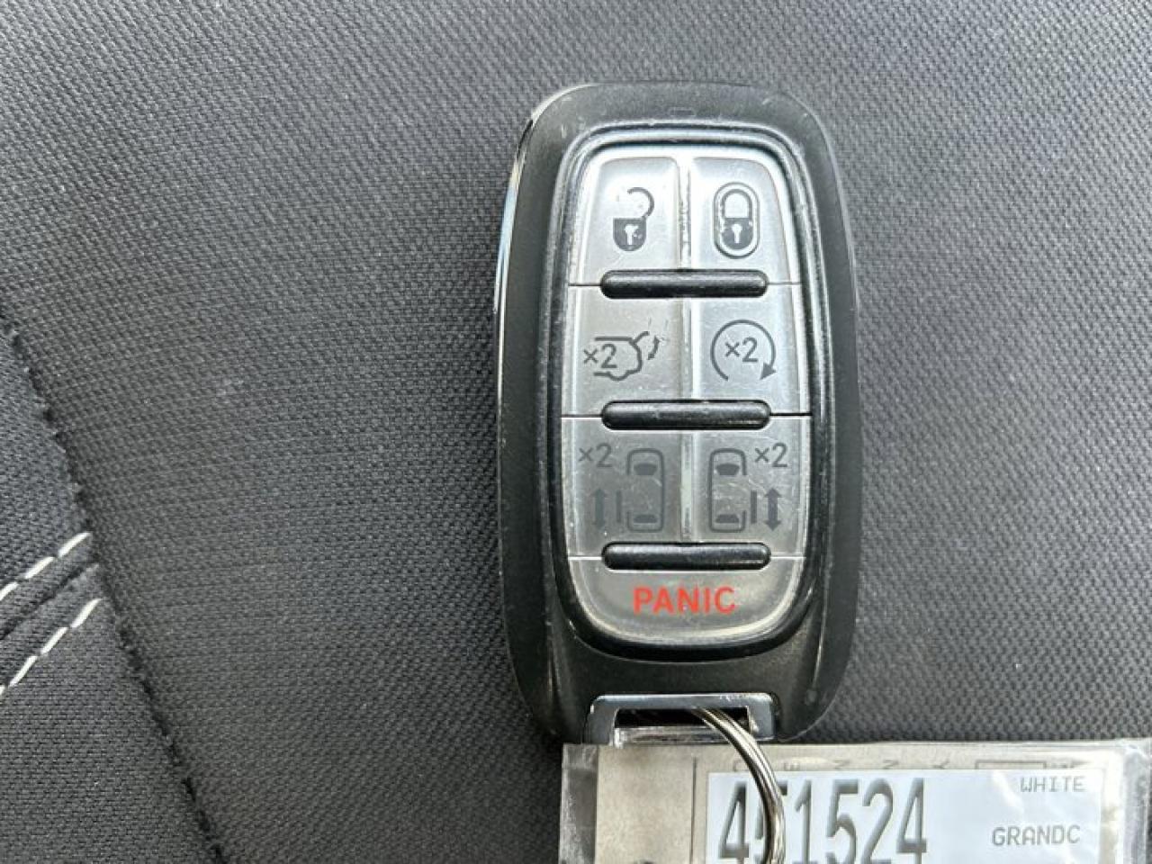 2023 Dodge Grand Caravan SXT | 2nd Row Captain Seats | Heated Seats | Remote Start Photo