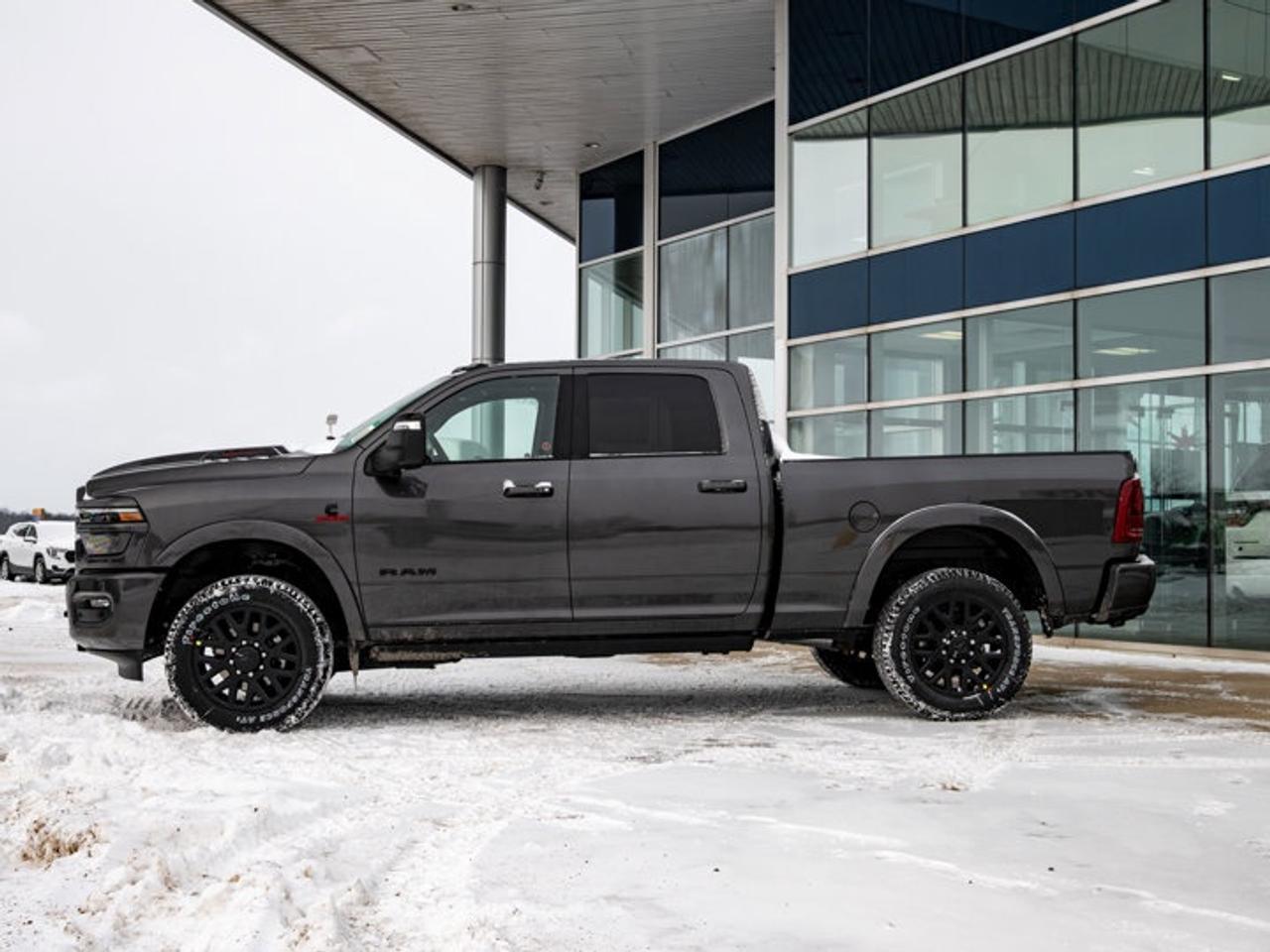 2026 RAM 3500 Limited Photo4