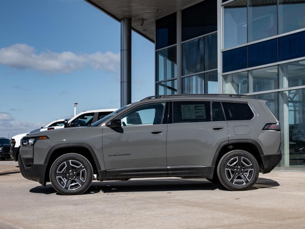 2026 Jeep Cherokee laredo Photo4